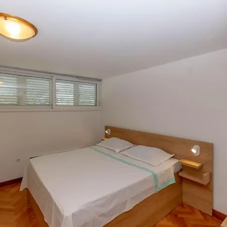 Rose Apartment *
